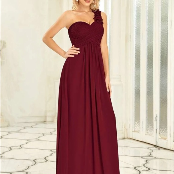 EVER-PRETTY One Shoulder Ruched Bodice Dress Maroon - Picture 3 of 5